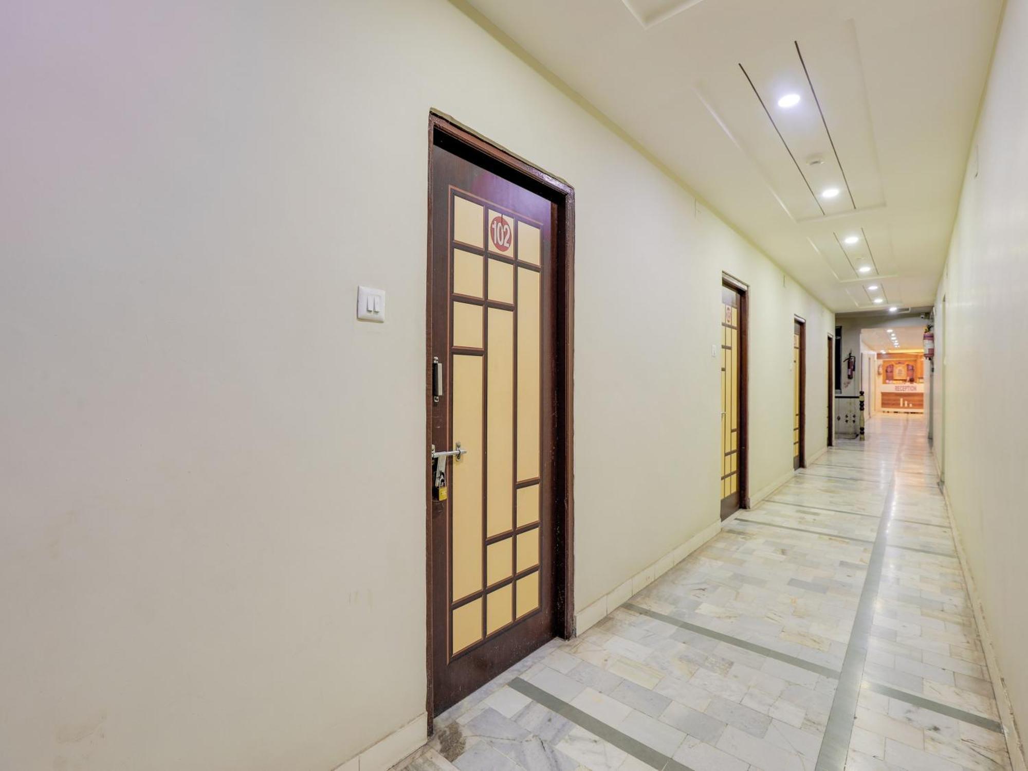 Hotel O Asopalav Naroda Dış mekan fotoğraf