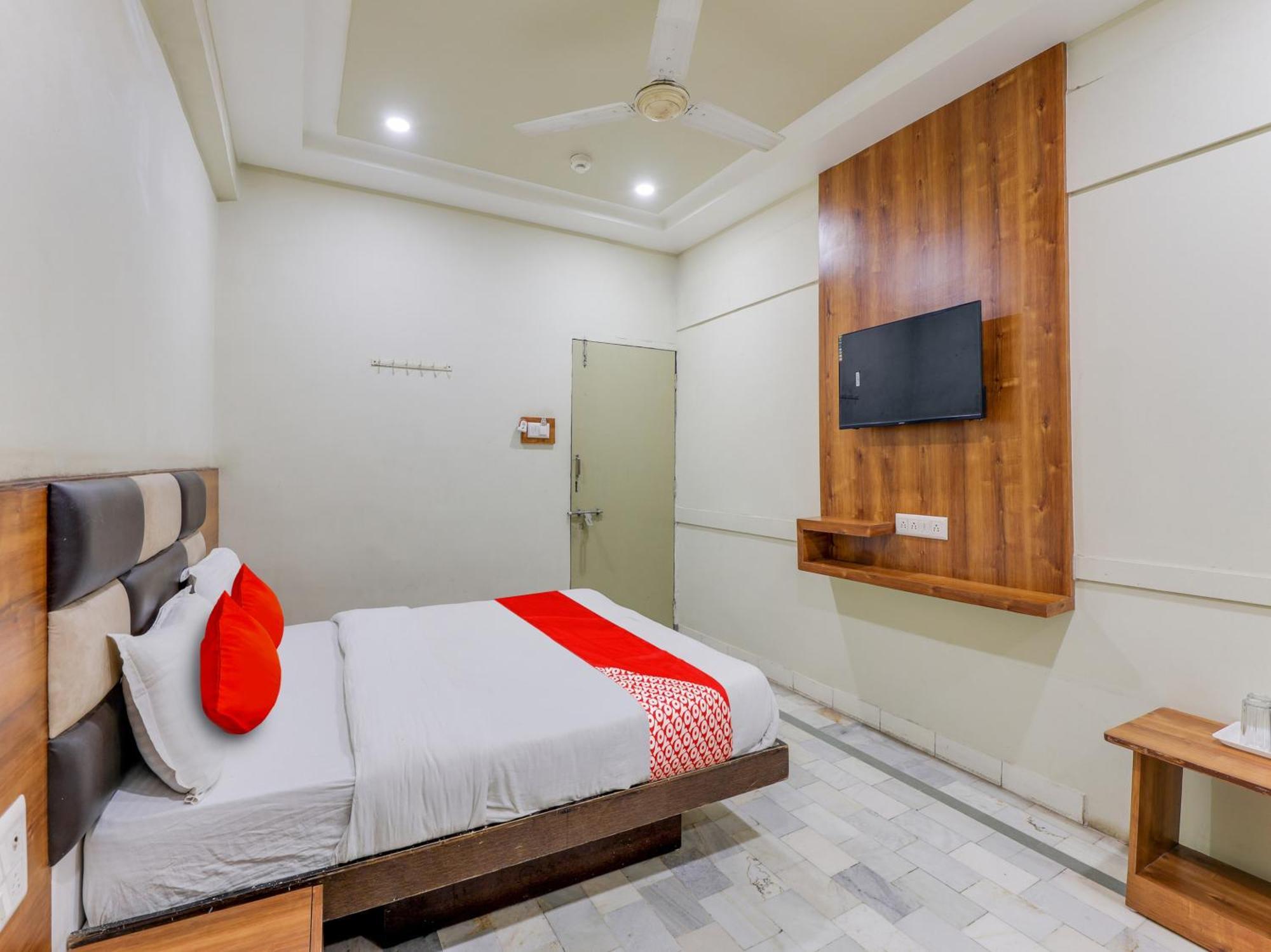 Hotel O Asopalav Naroda Dış mekan fotoğraf