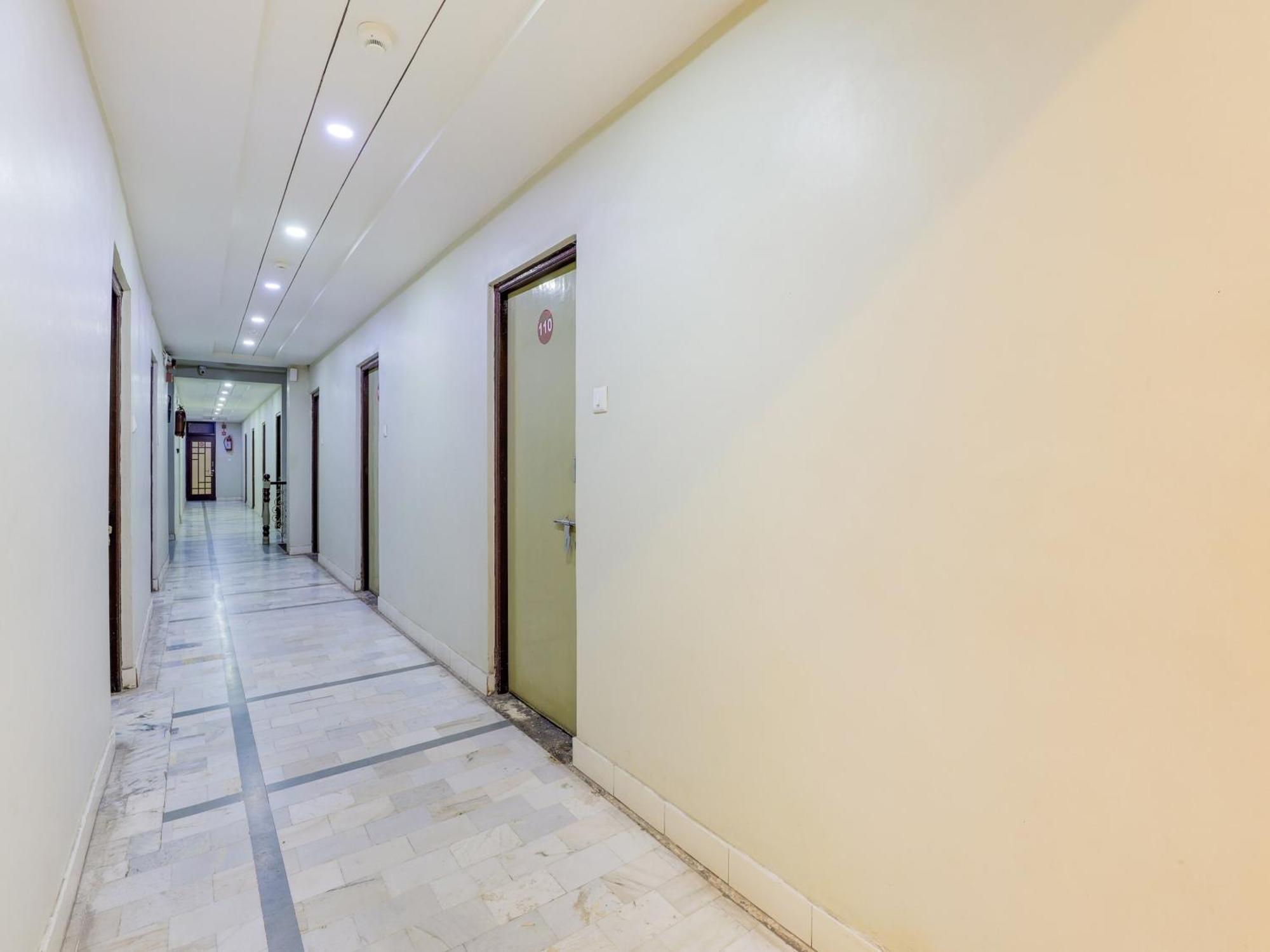 Hotel O Asopalav Naroda Dış mekan fotoğraf